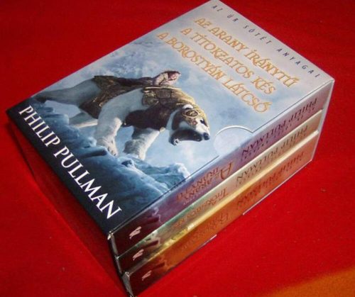 Az Úr sötét anyagai trilógia filmes díszdobozban